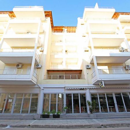 Teo Apartaments Sarande Bagian luar foto