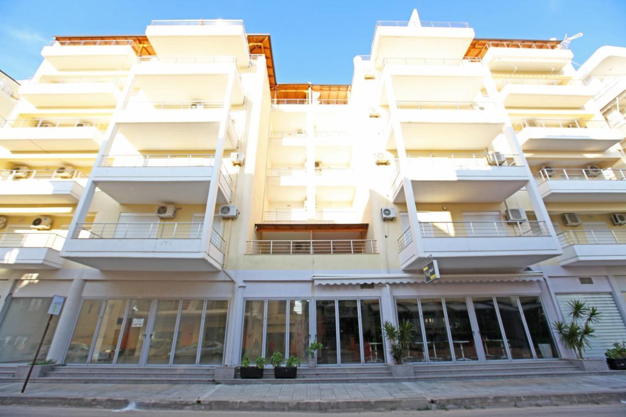 Teo Apartaments Sarande Bagian luar foto