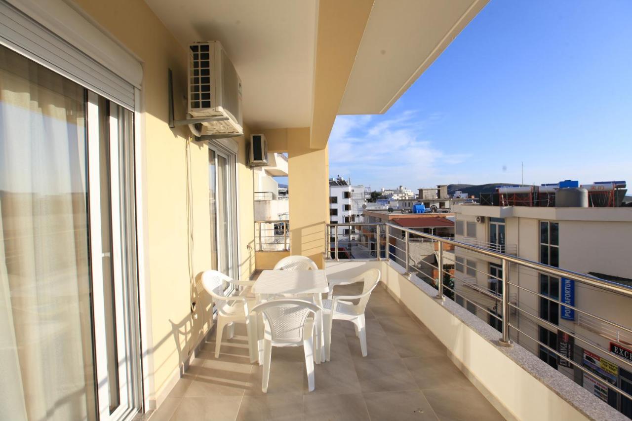 Teo Apartaments Sarande Bagian luar foto
