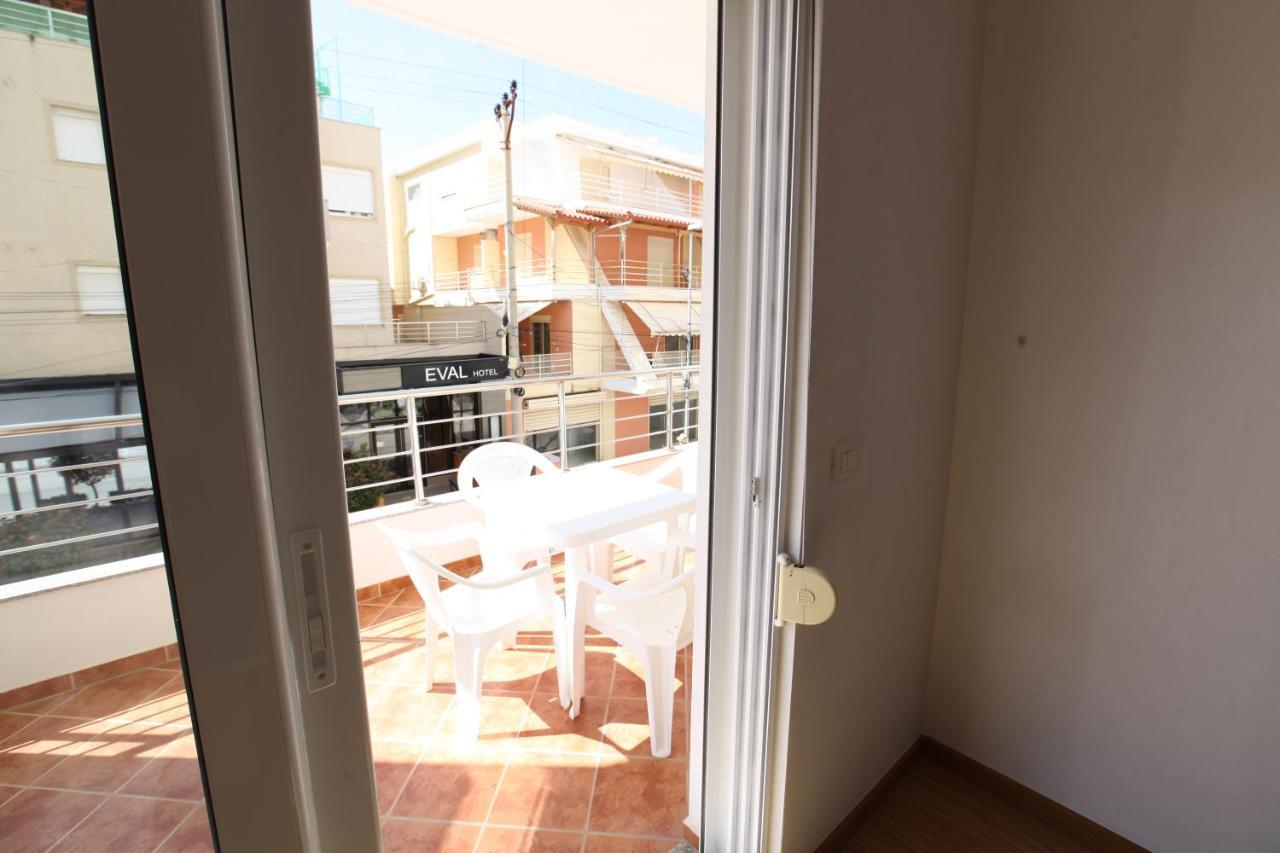 Teo Apartaments Sarande Bagian luar foto