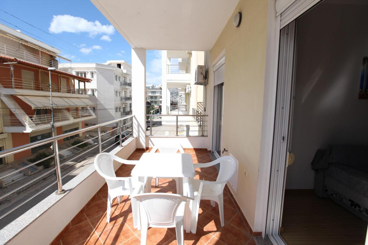 Teo Apartaments Sarande Bagian luar foto