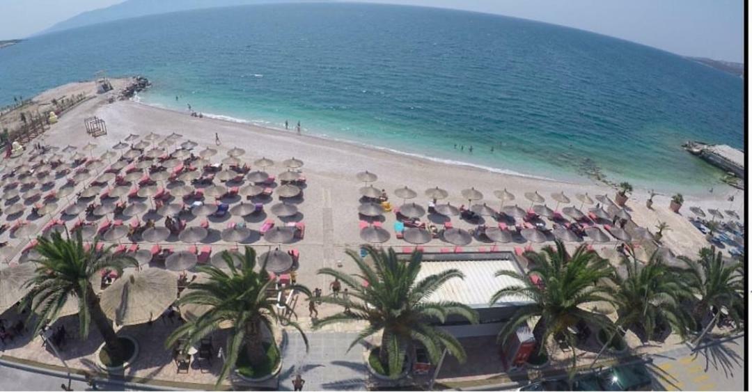 Teo Apartaments Sarande Bagian luar foto